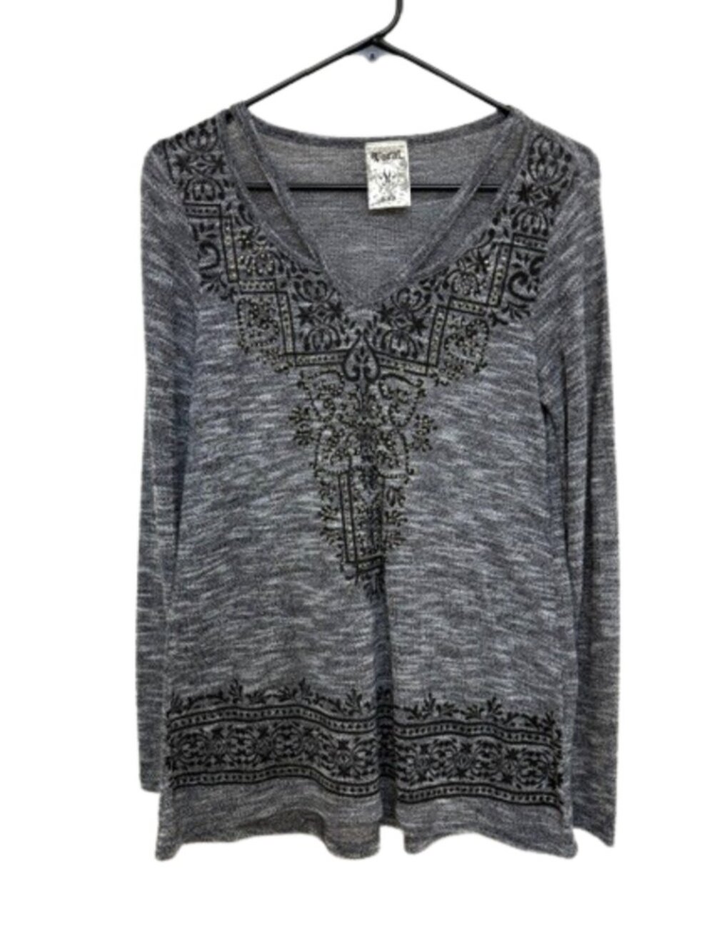 Focus gray knit long sleeve tunic top.